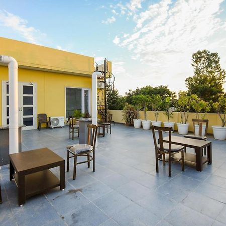 Oyo 75460 Sky High Residency Hotel Ludhiana Exterior foto