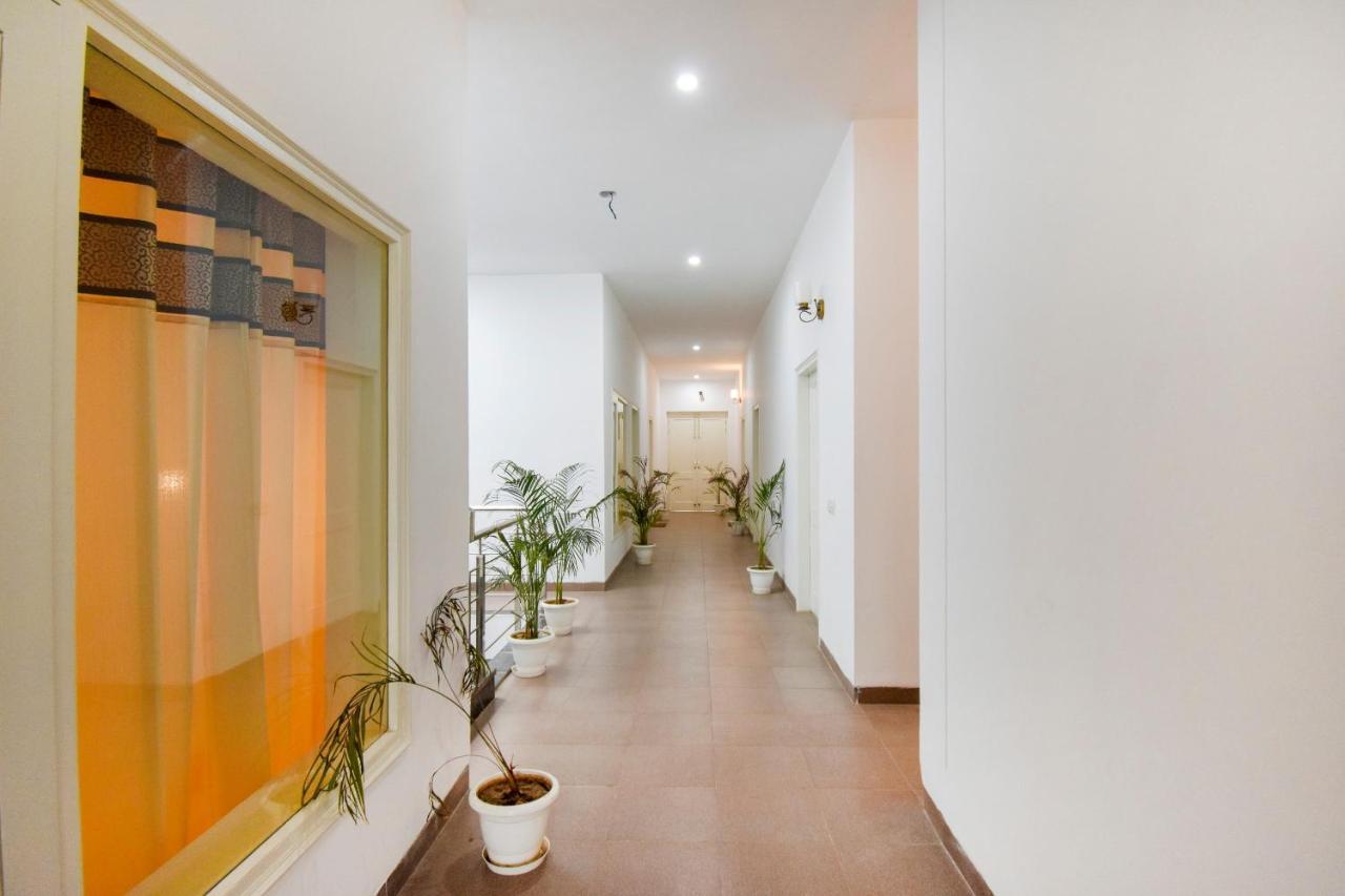 Oyo 75460 Sky High Residency Hotel Ludhiana Exterior foto