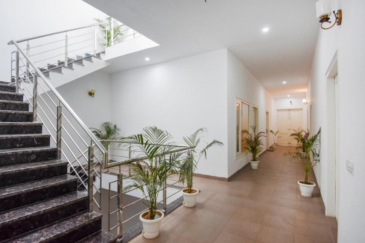 Oyo 75460 Sky High Residency Hotel Ludhiana Exterior foto