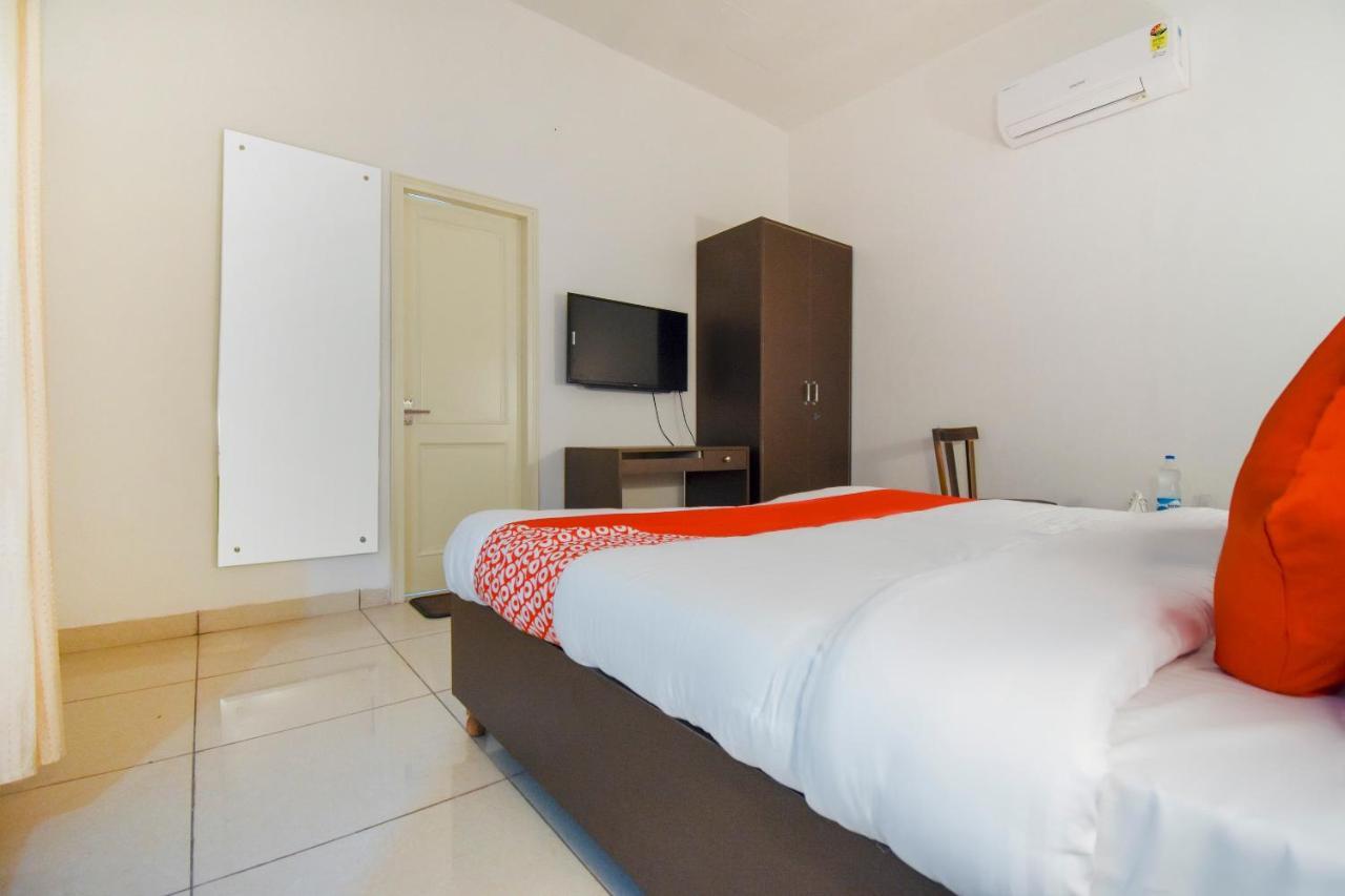 Oyo 75460 Sky High Residency Hotel Ludhiana Exterior foto