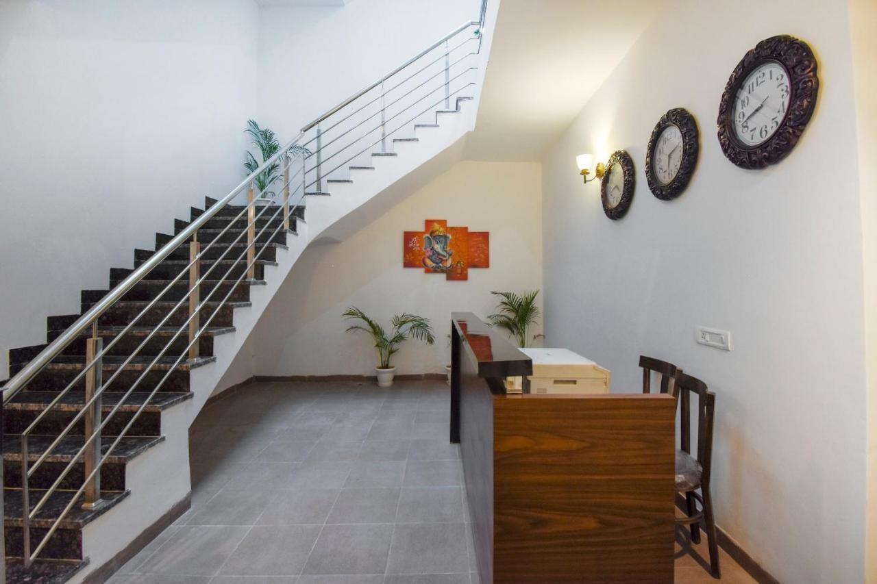 Oyo 75460 Sky High Residency Hotel Ludhiana Exterior foto