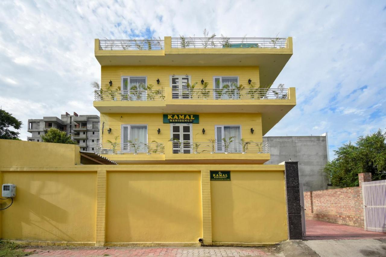 Oyo 75460 Sky High Residency Hotel Ludhiana Exterior foto