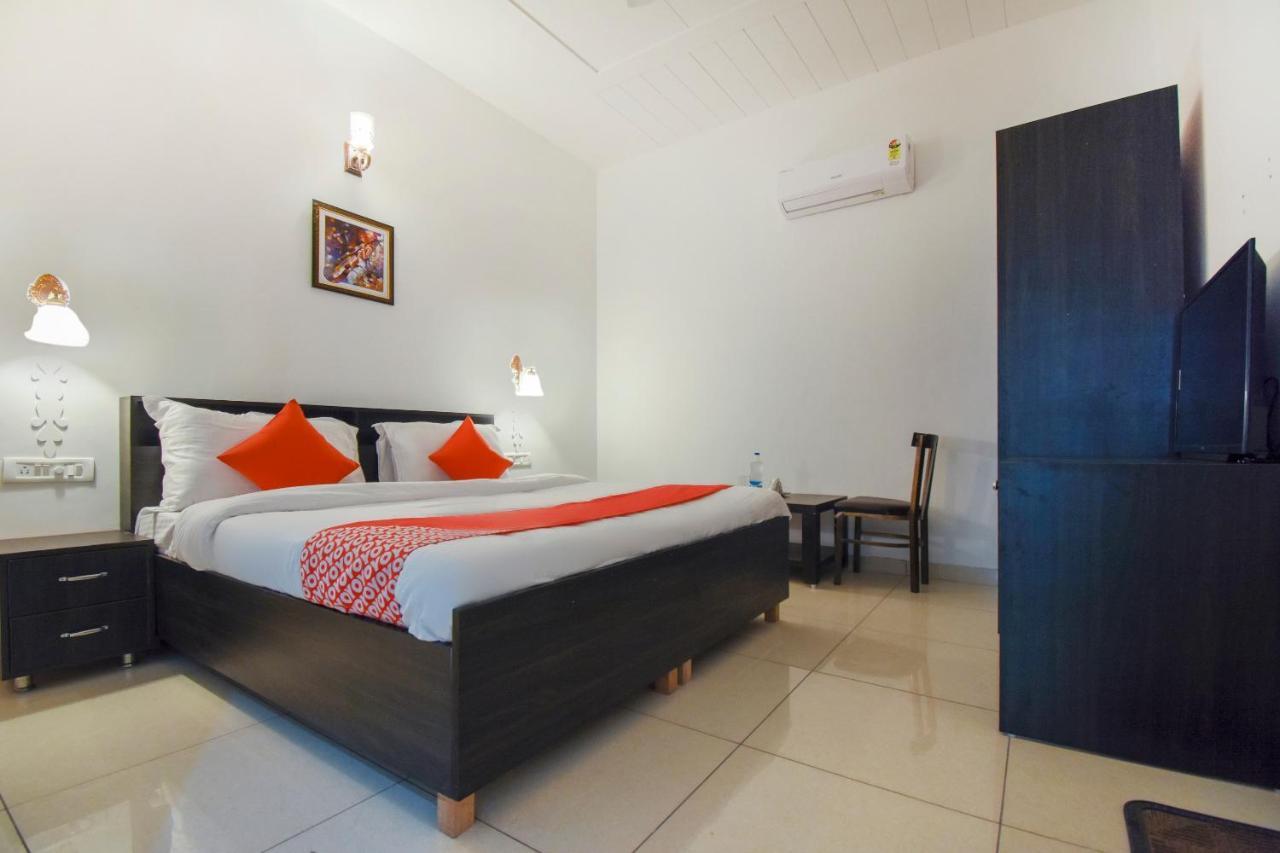 Oyo 75460 Sky High Residency Hotel Ludhiana Exterior foto