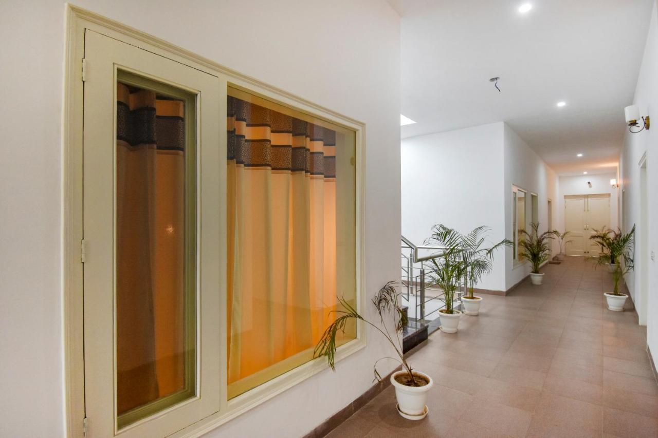 Oyo 75460 Sky High Residency Hotel Ludhiana Exterior foto