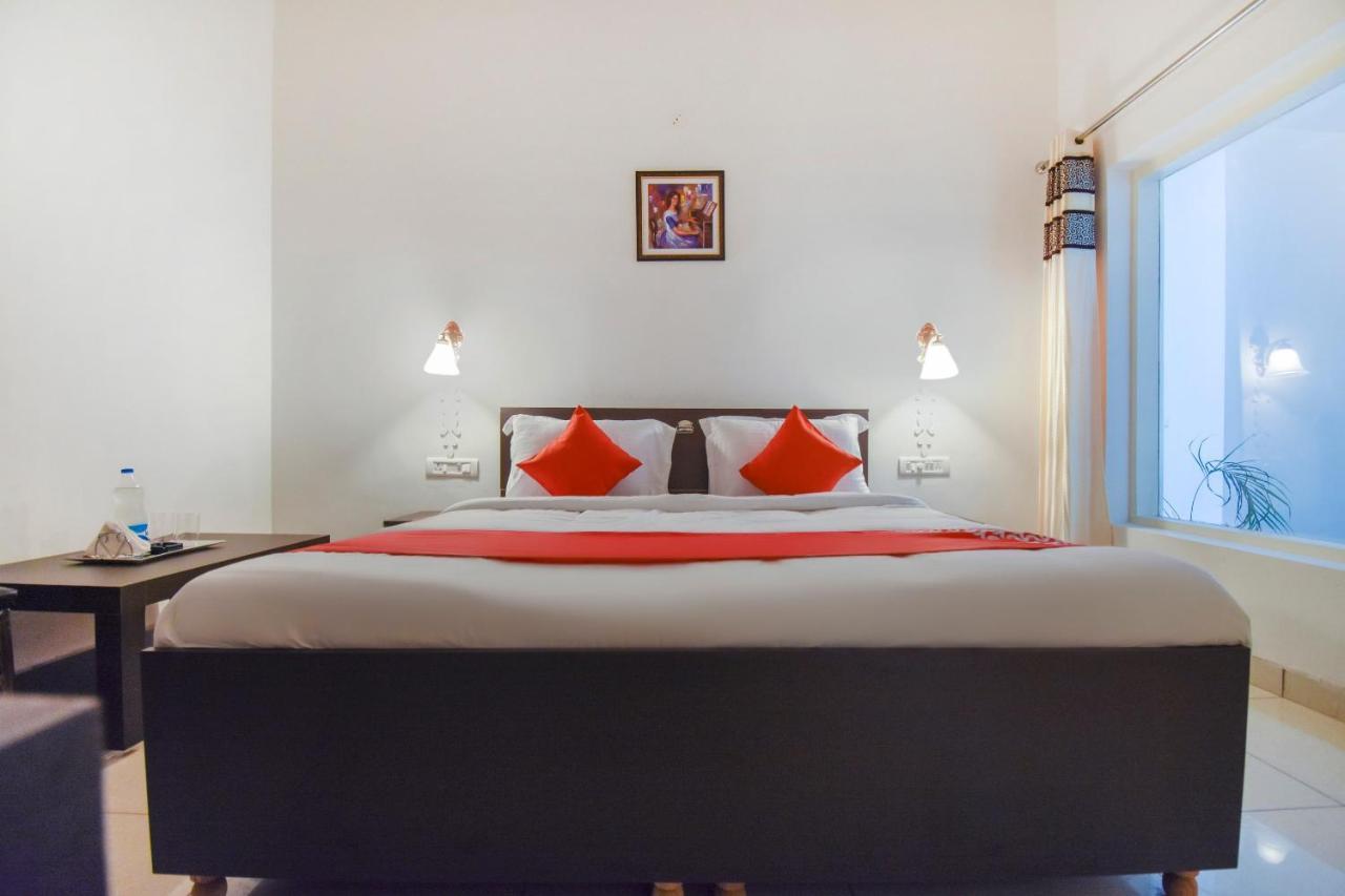 Oyo 75460 Sky High Residency Hotel Ludhiana Exterior foto